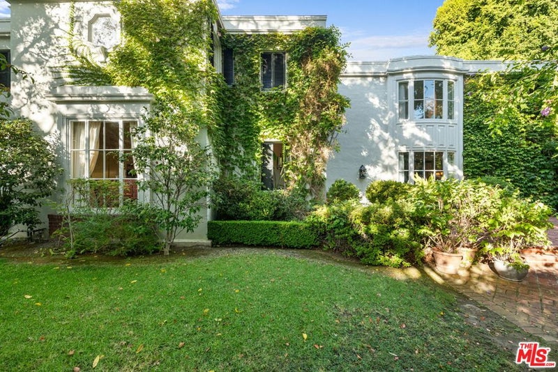 1110 Benedict Canyon Drive
