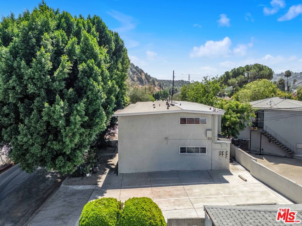 5745 Arroyo Drive