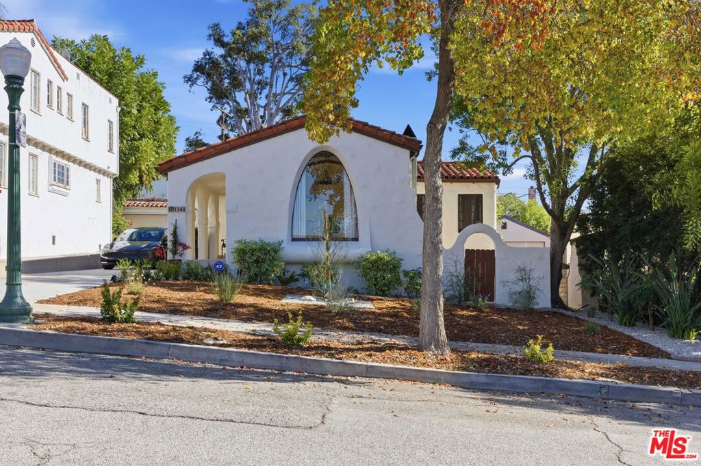 1248 N Everett Street