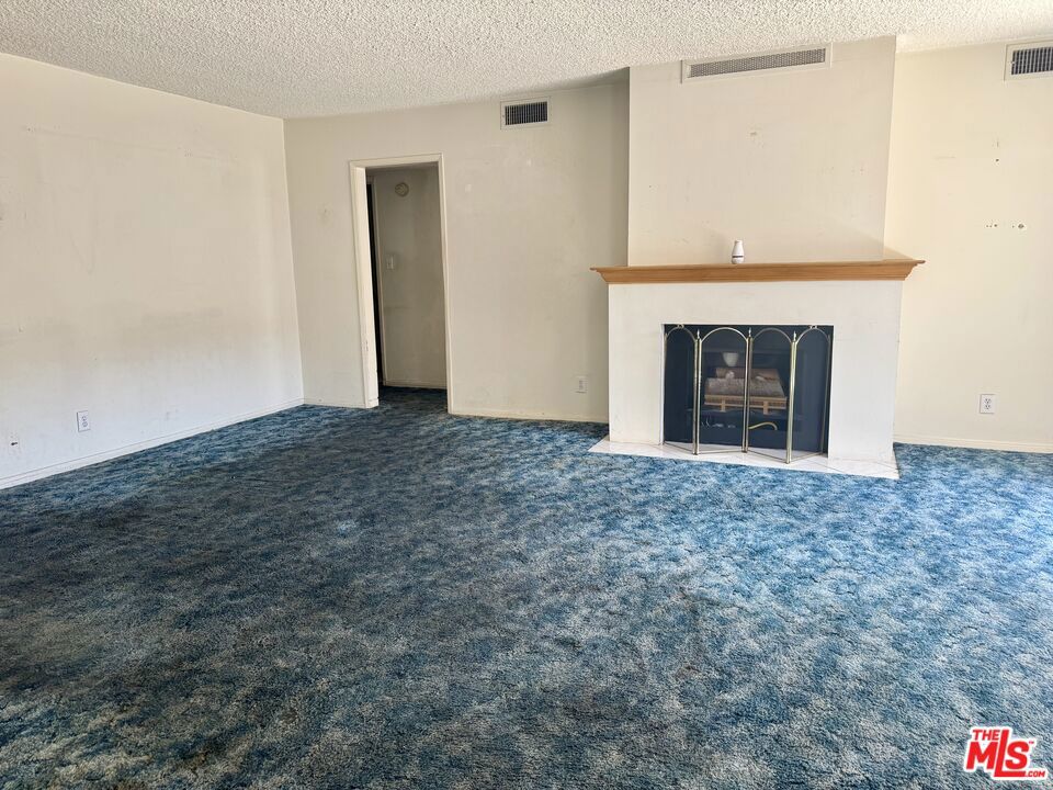 10707 Camarillo Street 206