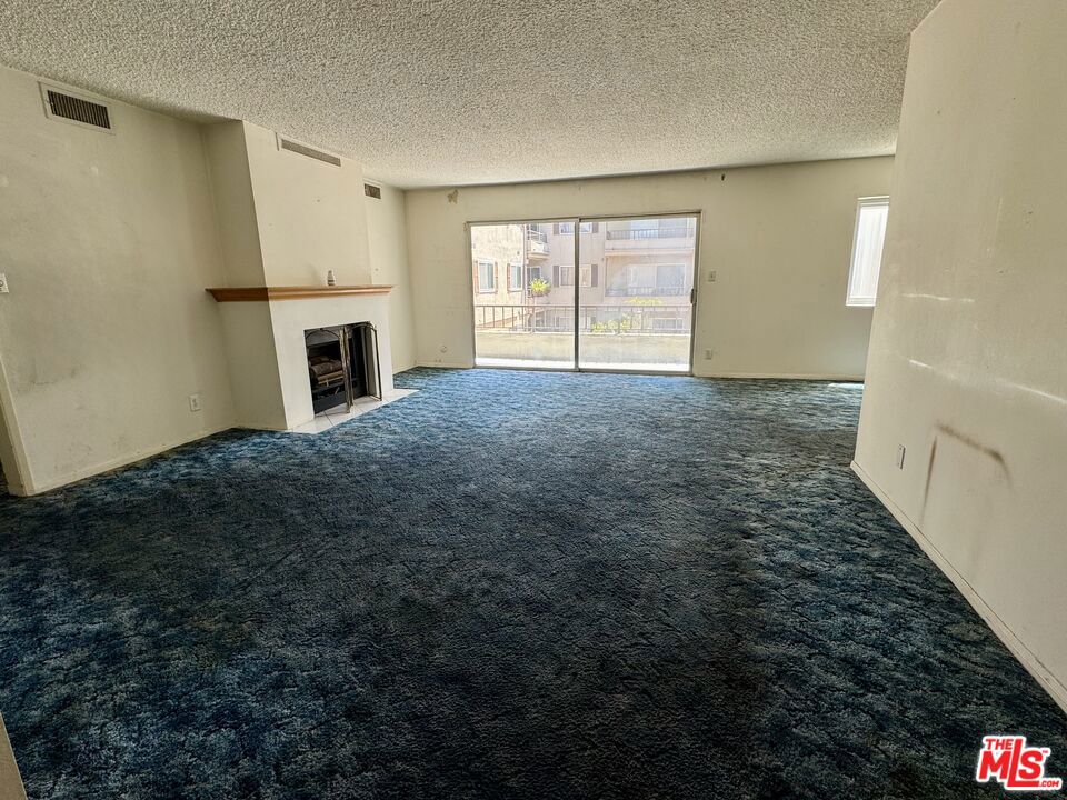 10707 Camarillo Street 206