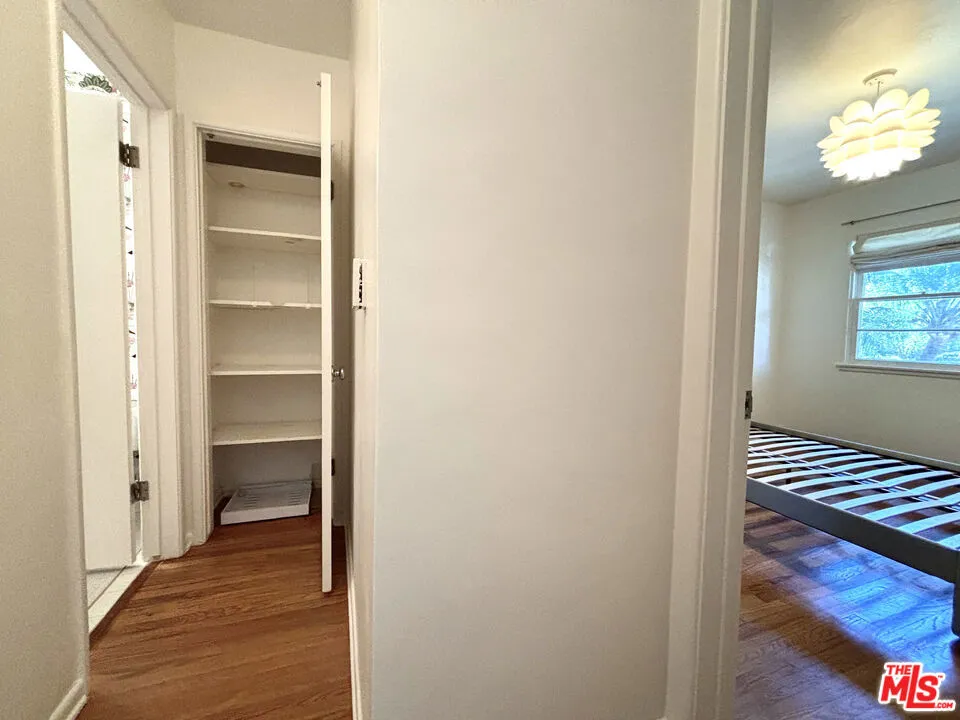 Santa Monica, California 90403, United States, 1 Bedroom Bedrooms, ,1 BathroomBathrooms,Residential,Active,222488