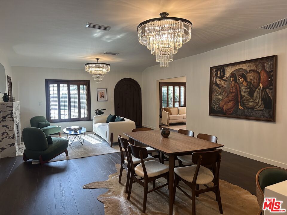 636 N Curson Avenue