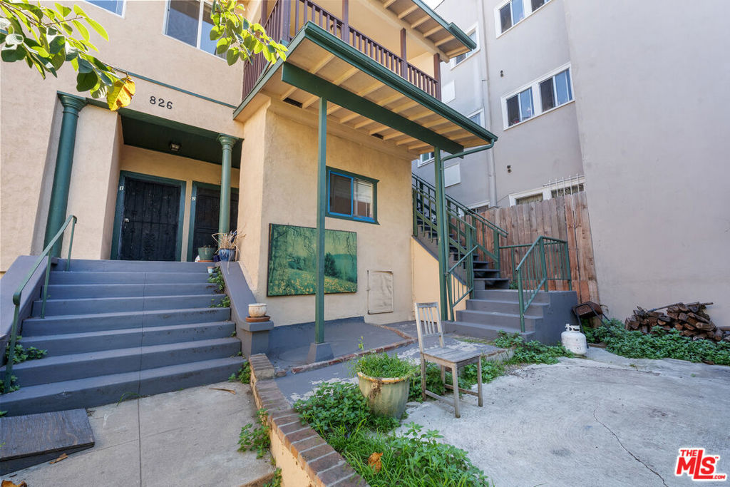 826 S Park View Street