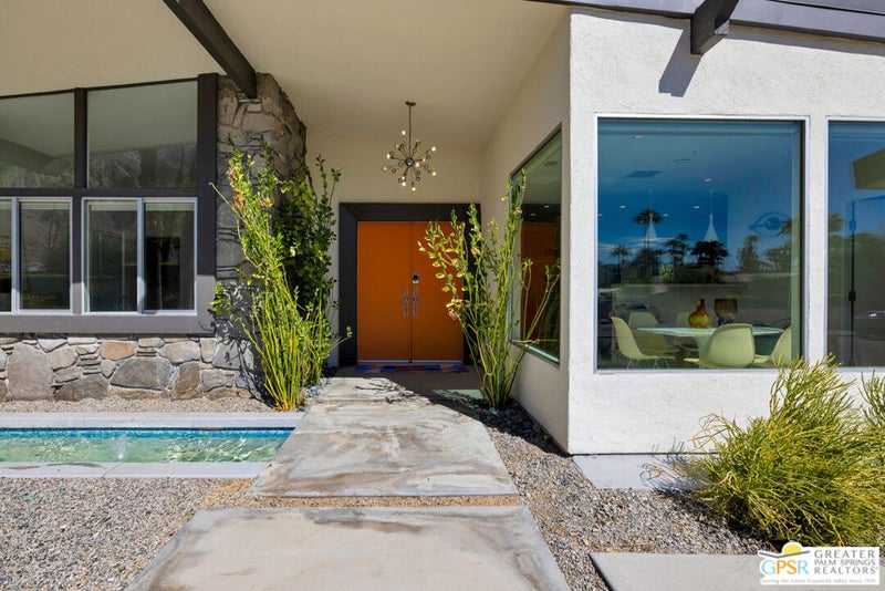 1020 W Via Vadera