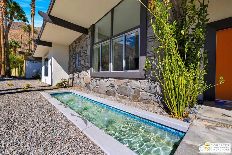 1020 W Via Vadera