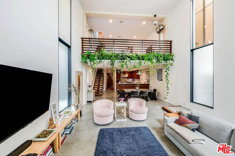 417 Venice Way