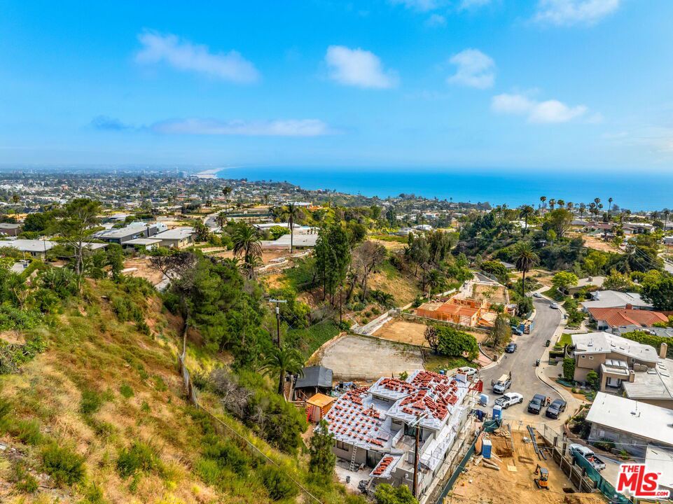 1026 Enchanted Way