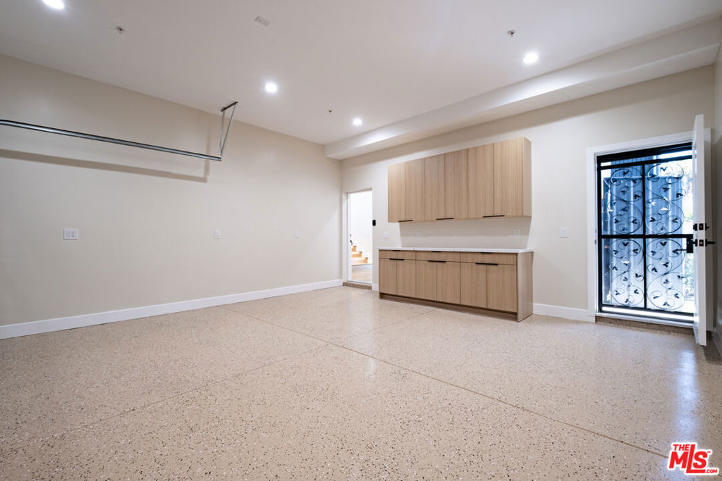 1464 W 185th Street