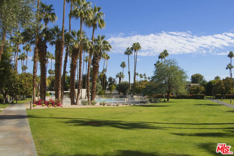 501 Desert Lakes Circle