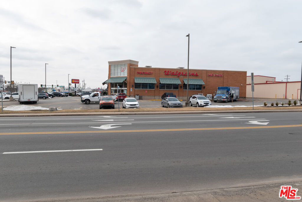 601 W Will Rogers Boulevard