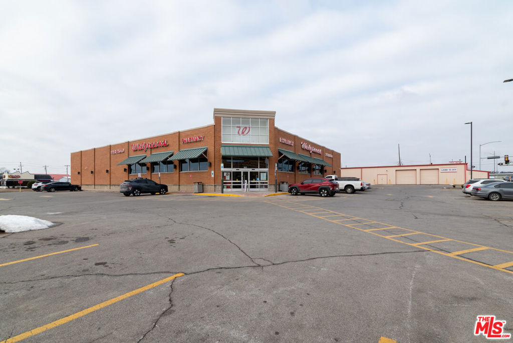 601 W Will Rogers Boulevard