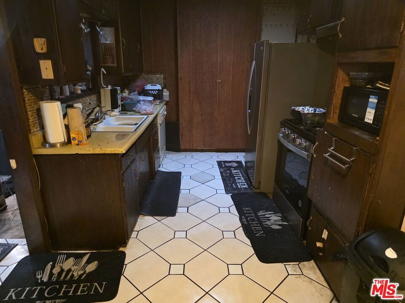 2203 W 158th Street