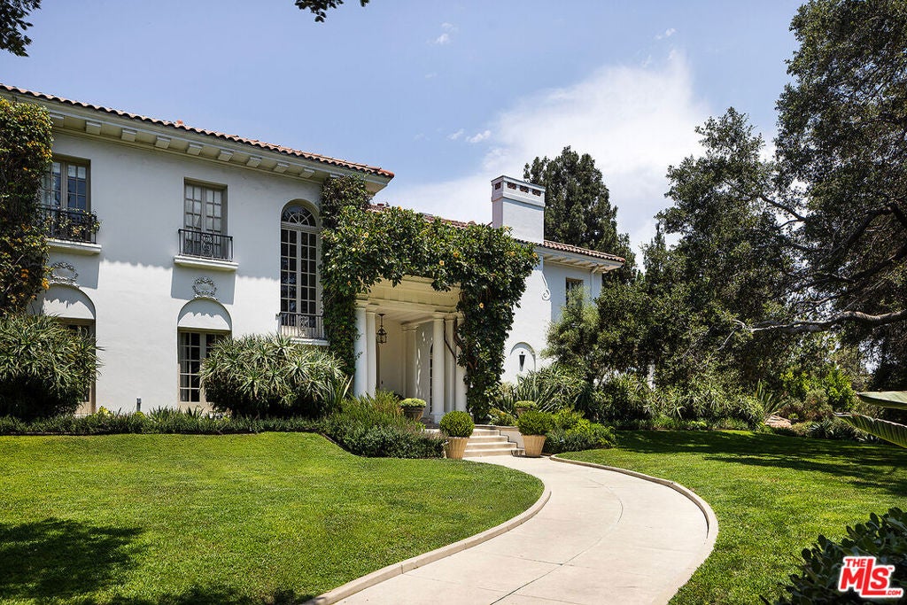 2000 De Mille Drive