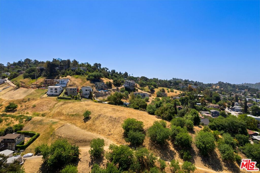 Properties 3 3586 N Mimosa Drive