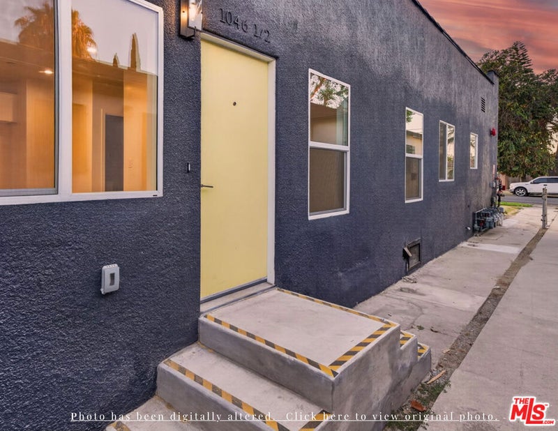 1046 W 83rd Street