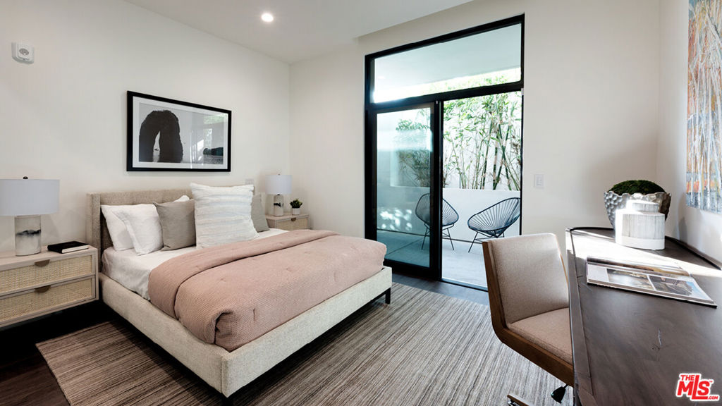 425 N Palm Drive 102