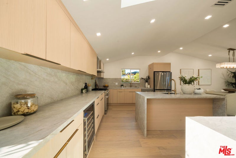 20877 Kelvin Place