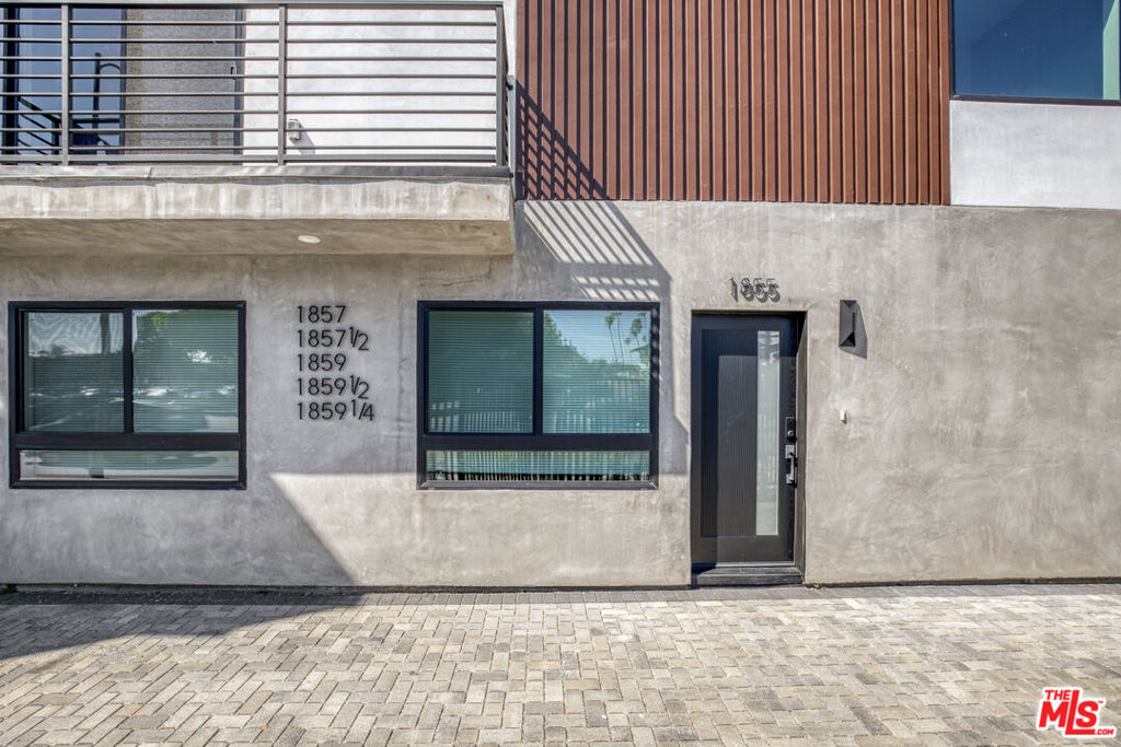 1857 Crenshaw Boulevard