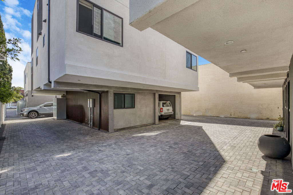 1857 Crenshaw Boulevard