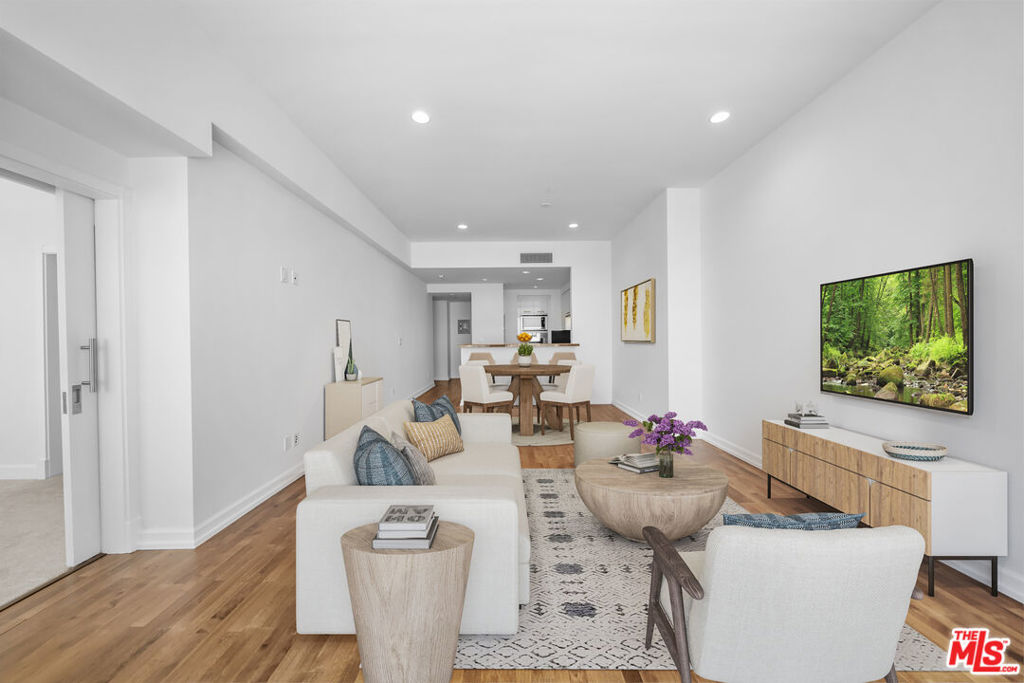 900 W OLYMPIC Boulevard 31E