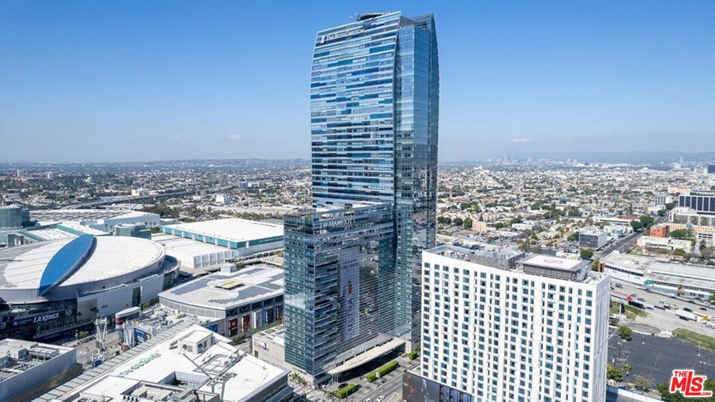 900 W OLYMPIC Boulevard 31E