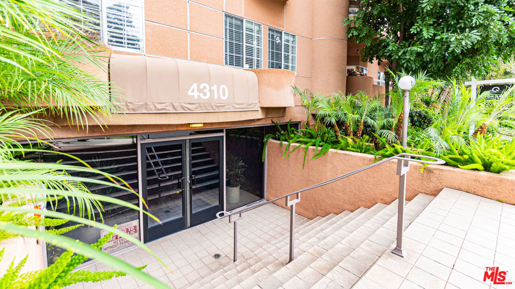 4310 Cahuenga Boulevard 103