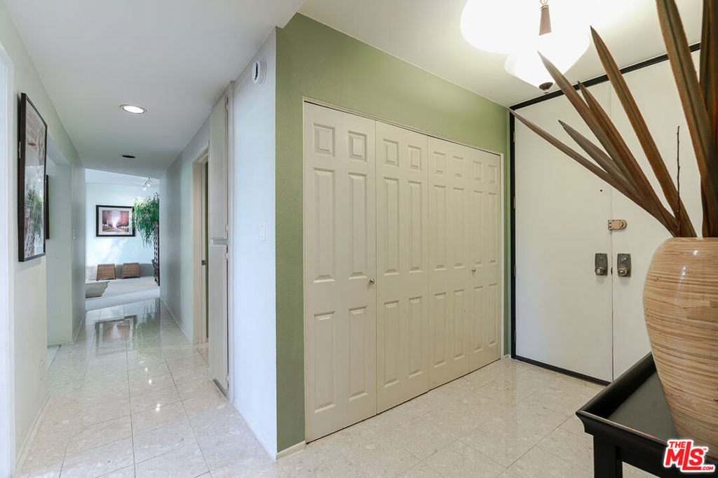 11322 Camarillo Street 201