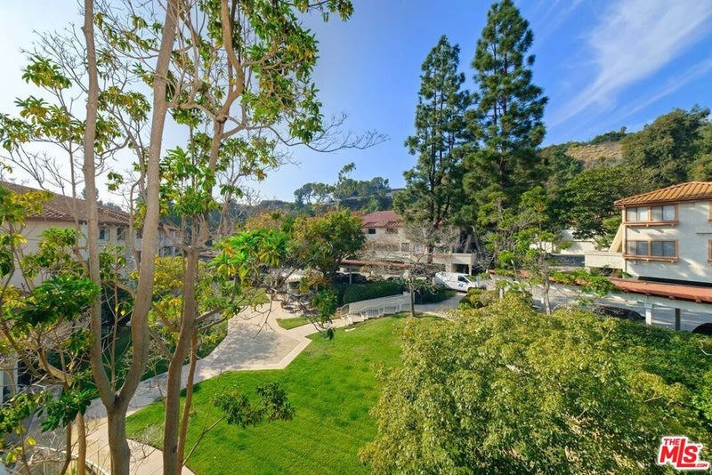 501 Palisades Drive 308
