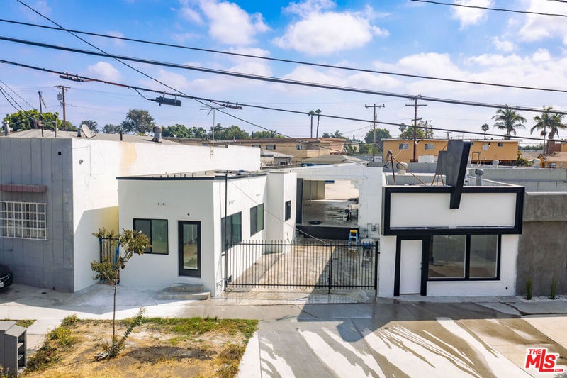 718 Centinela Avenue