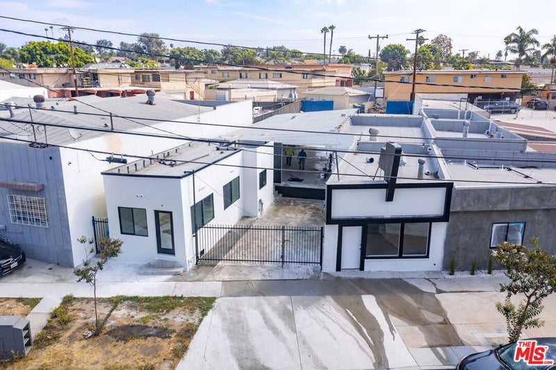 718 Centinela Avenue