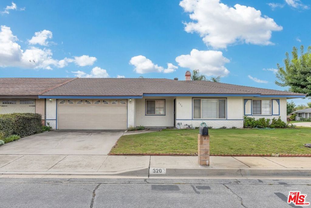 320 E Woodcroft Avenue