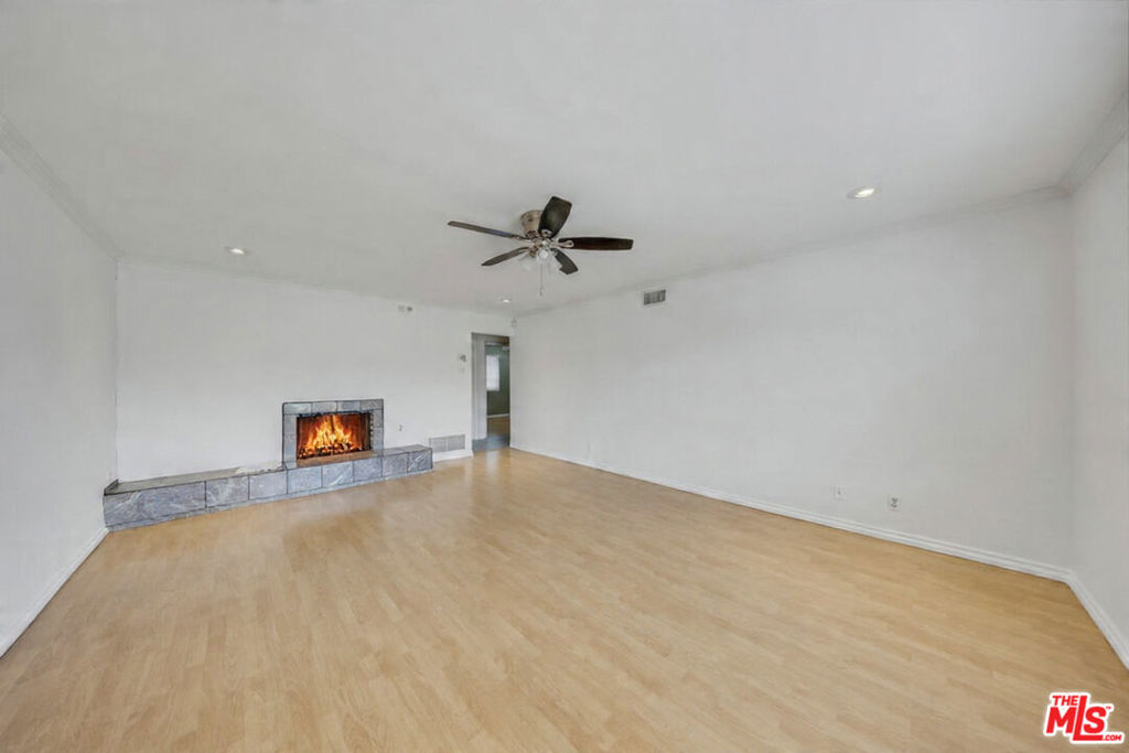 320 E Woodcroft Avenue