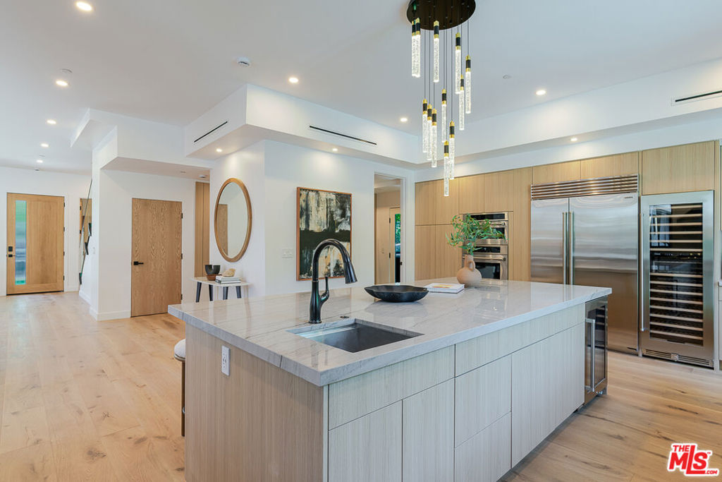 Properties 4 11559 La Maida Street