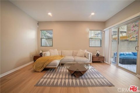 14554 Kittridge Street Van Nuys CA 91405