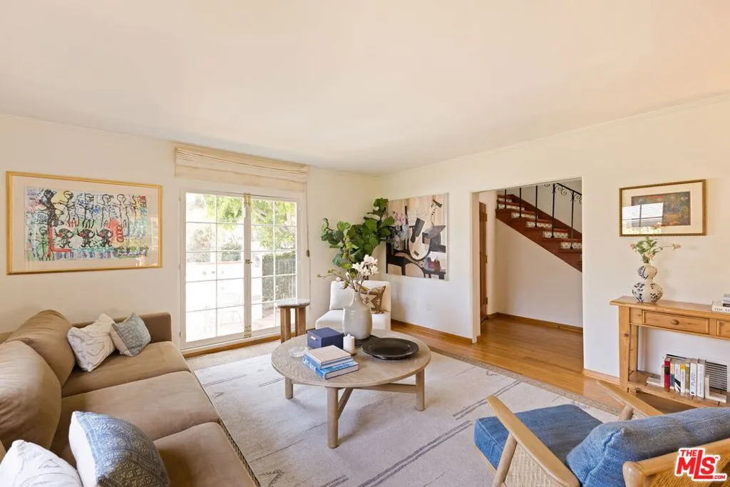 Santa Monica, California 90402, United States, 4 Bedrooms Bedrooms, ,4 BathroomsBathrooms,Residential,Pending,183023