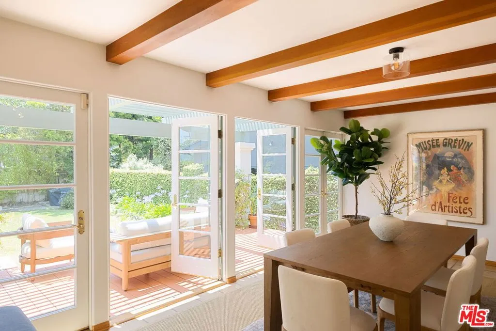 Santa Monica, California 90402, United States, 4 Bedrooms Bedrooms, ,4 BathroomsBathrooms,Residential,Pending,183023