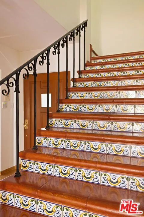 Santa Monica, California 90402, United States, 4 Bedrooms Bedrooms, ,4 BathroomsBathrooms,Residential,Pending,183023