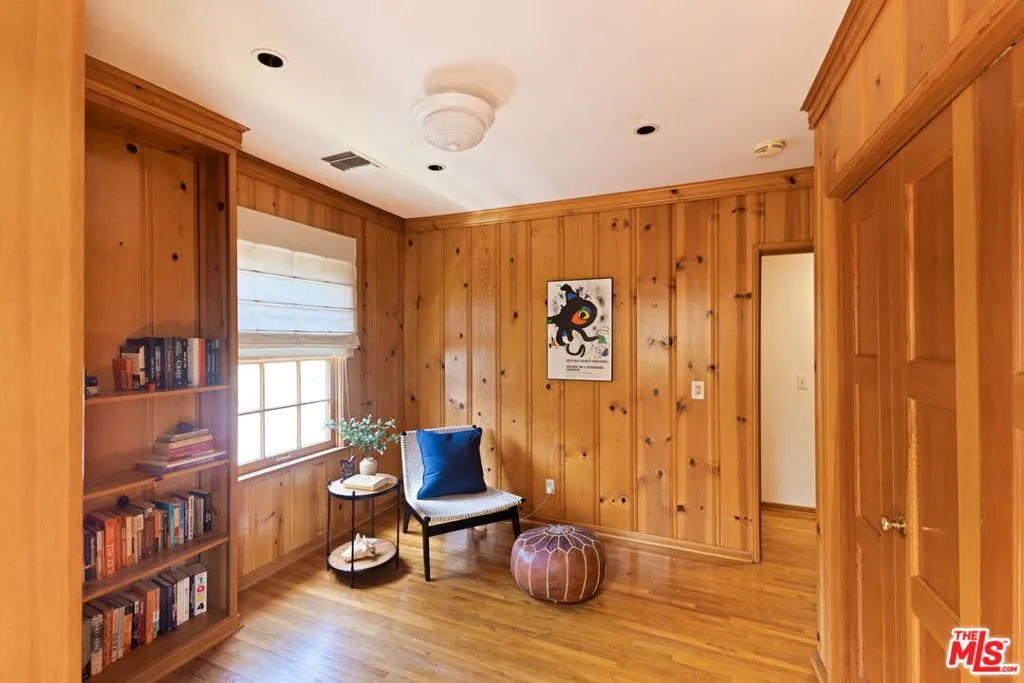 Santa Monica, California 90402, United States, 4 Bedrooms Bedrooms, ,4 BathroomsBathrooms,Residential,Pending,183023