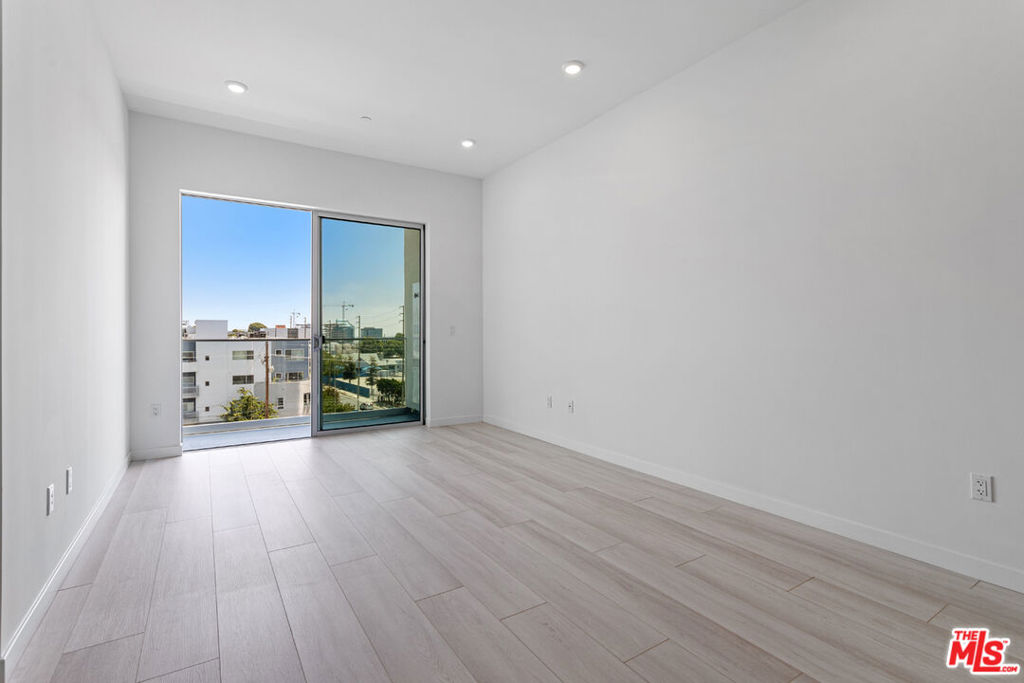 Properties 4 1650 Sawtelle Boulevard 303