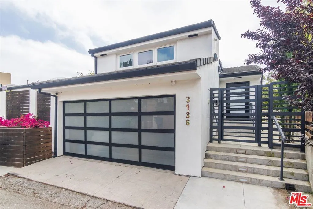 Los Angeles, California 90046, United States, 3 Bedrooms Bedrooms, ,2 BathroomsBathrooms,Residential,Active,139703