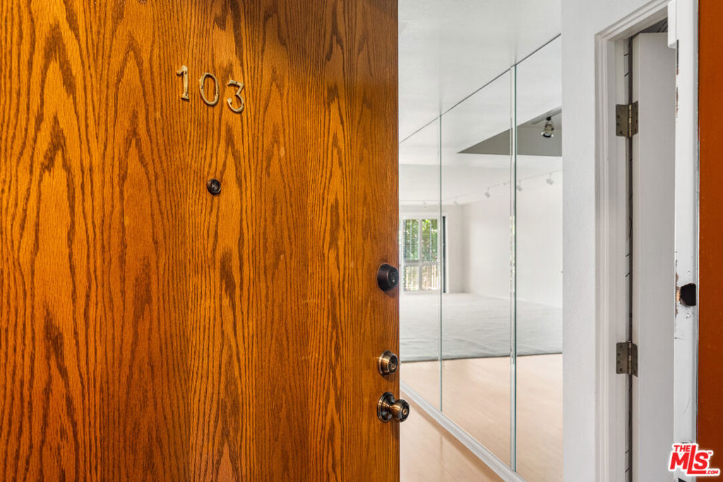 4454 Ventura Canyon Avenue 103