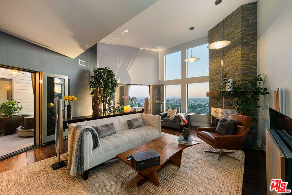 5677 Spreading Oak Drive