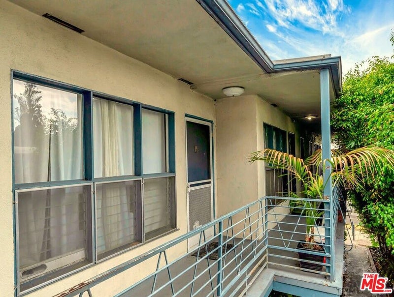 3637 S Sepulveda Boulevard