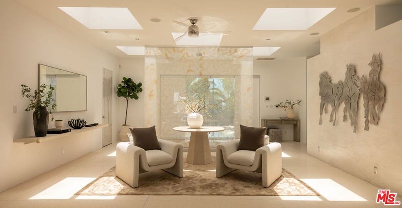 9229 Robin Drive