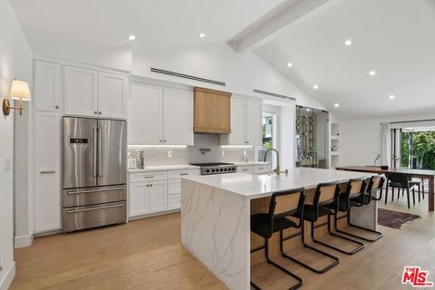 13117 Magnolia Boulevard Sherman Oaks CA 91423