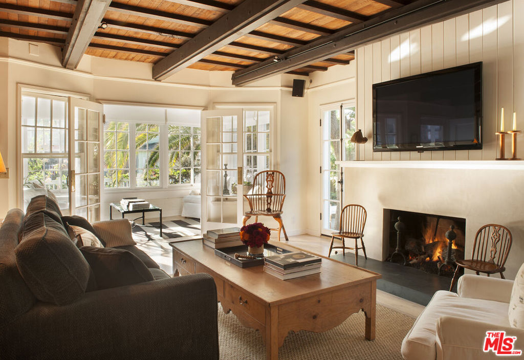 Properties 4 51 27th Avenue