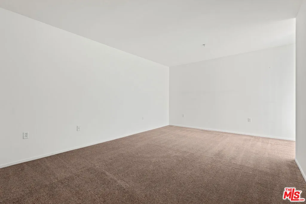 Los Angeles, California 90012, United States, 2 Bedrooms Bedrooms, ,2 BathroomsBathrooms,Residential,Active,226675