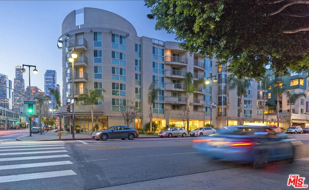 Los Angeles, California 90012, United States, 2 Bedrooms Bedrooms, ,2 BathroomsBathrooms,Residential,Active,226675