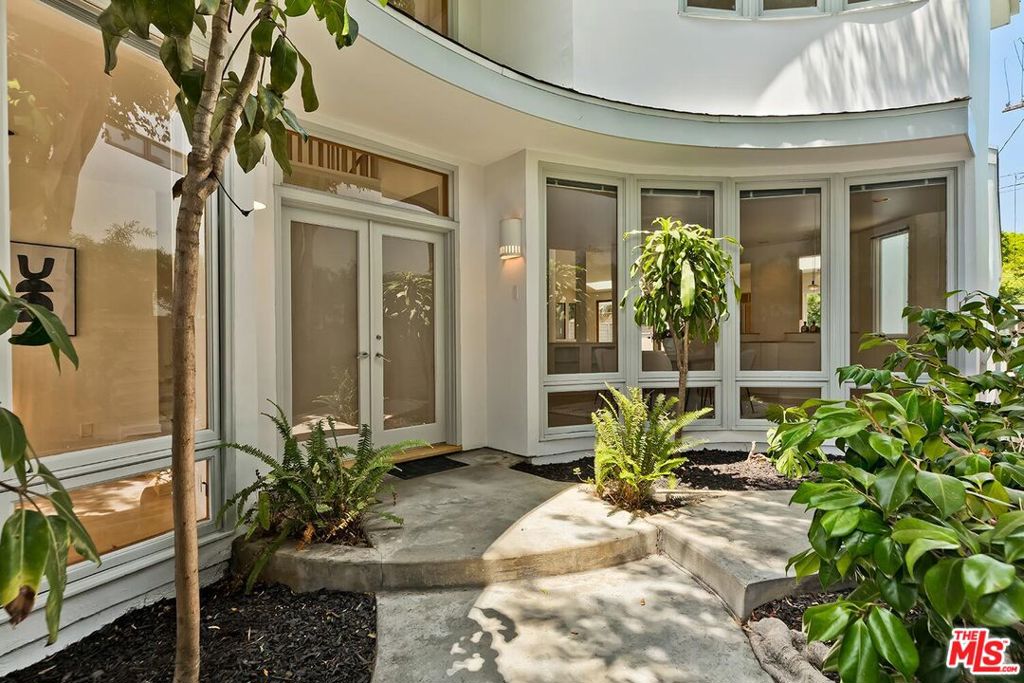 Properties 3 1307 Ozone Avenue